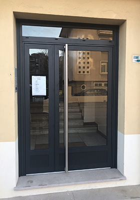 09